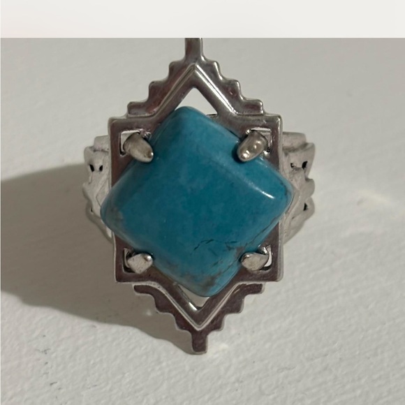 Kendra Scott Turquoise Statement Ring • Sterling Silver • Size 9 - Picture 4 of 7